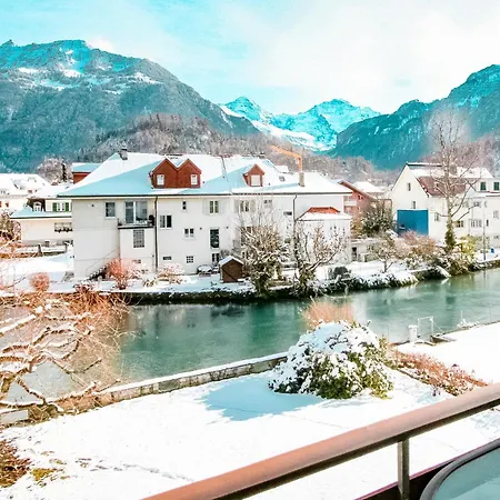 Jungfraublick Og, Interlaken-west At The River * 因特拉肯